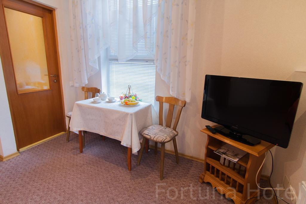 Fortuna Hotel Chişinǎu Buitenkant foto