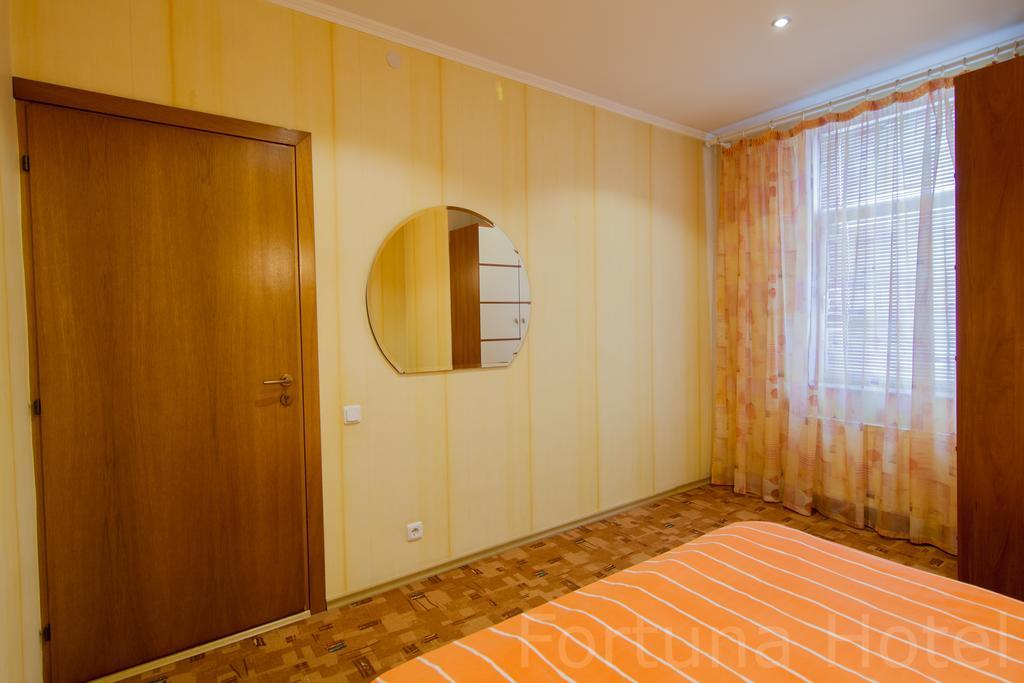 Fortuna Hotel Chişinǎu Buitenkant foto