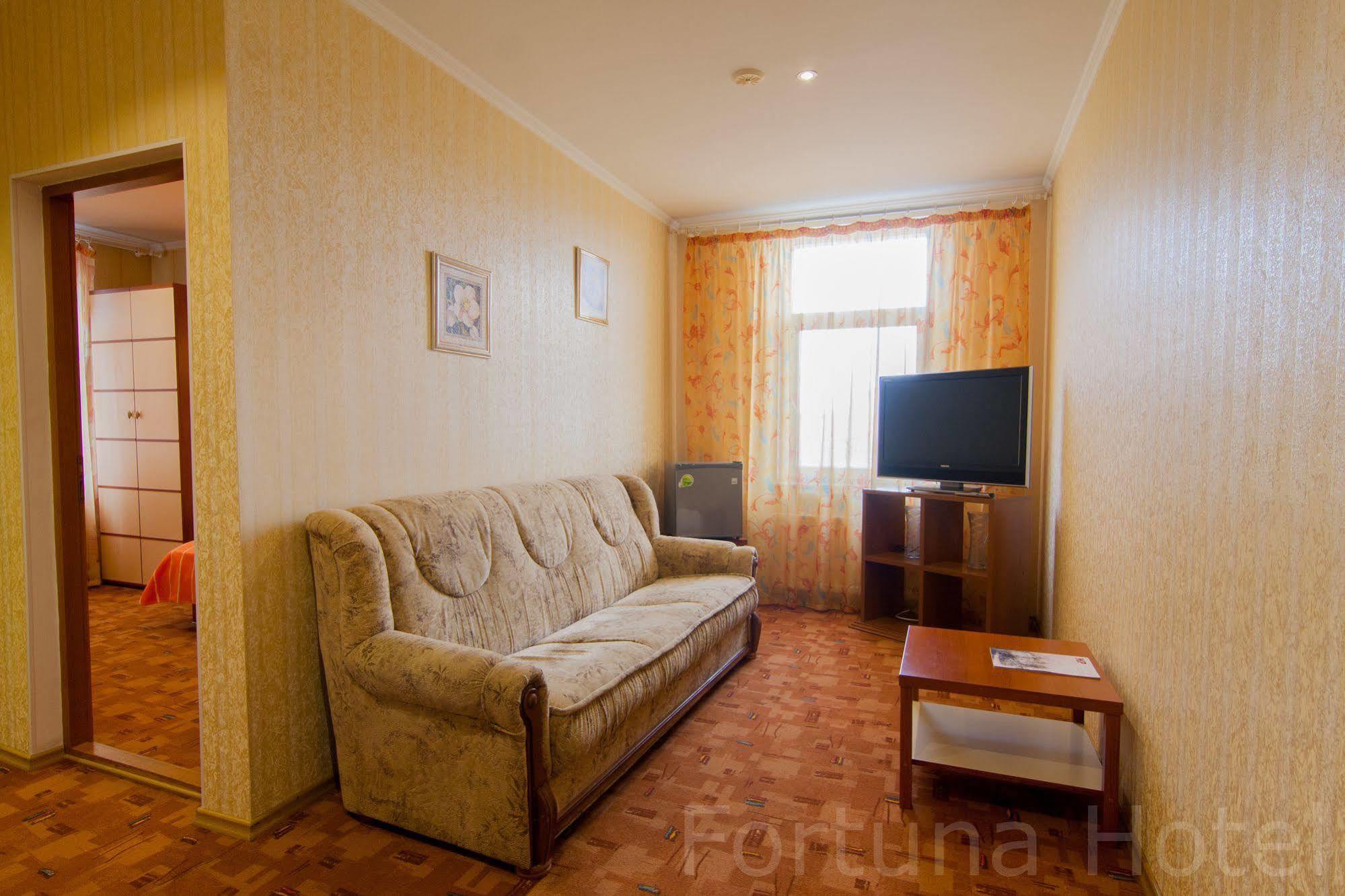 Fortuna Hotel Chişinǎu Buitenkant foto