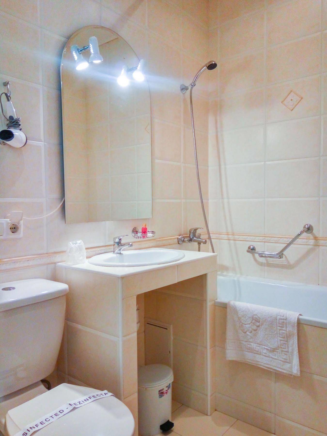 Fortuna Hotel Chişinǎu Buitenkant foto