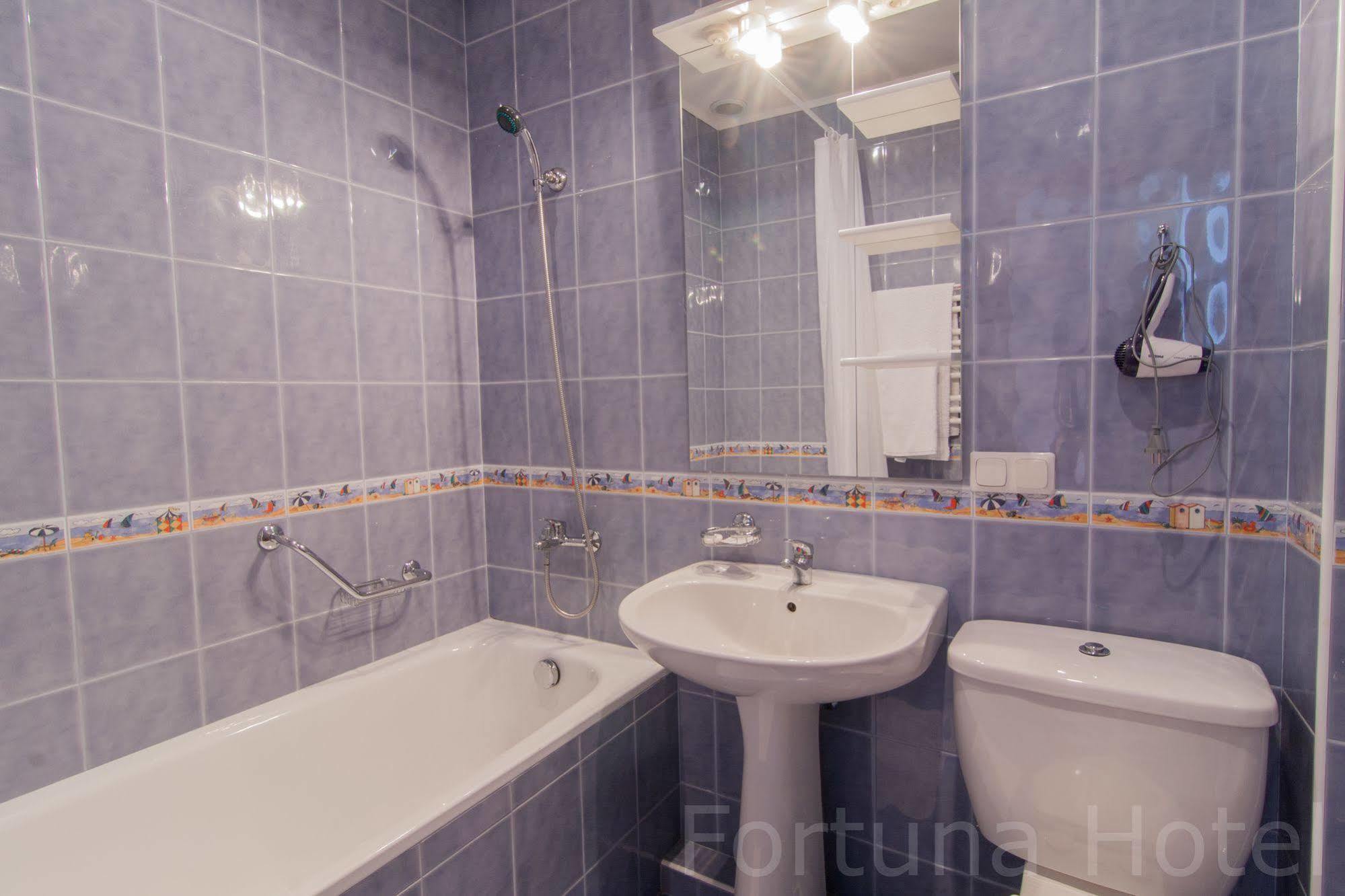 Fortuna Hotel Chişinǎu Buitenkant foto