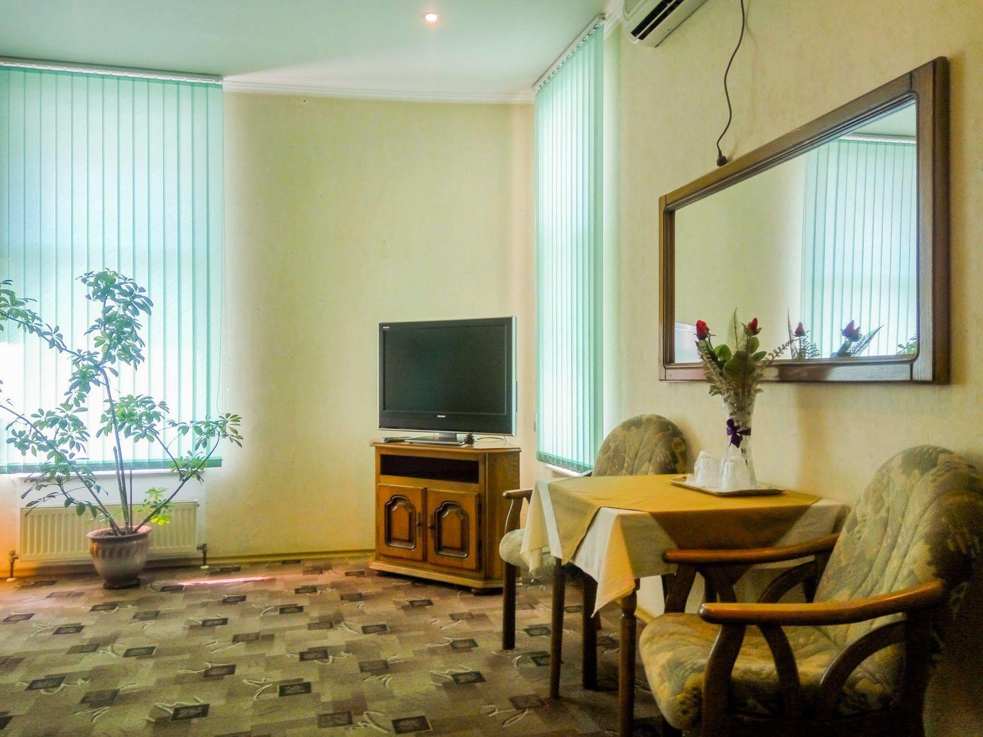 Fortuna Hotel Chişinǎu Buitenkant foto