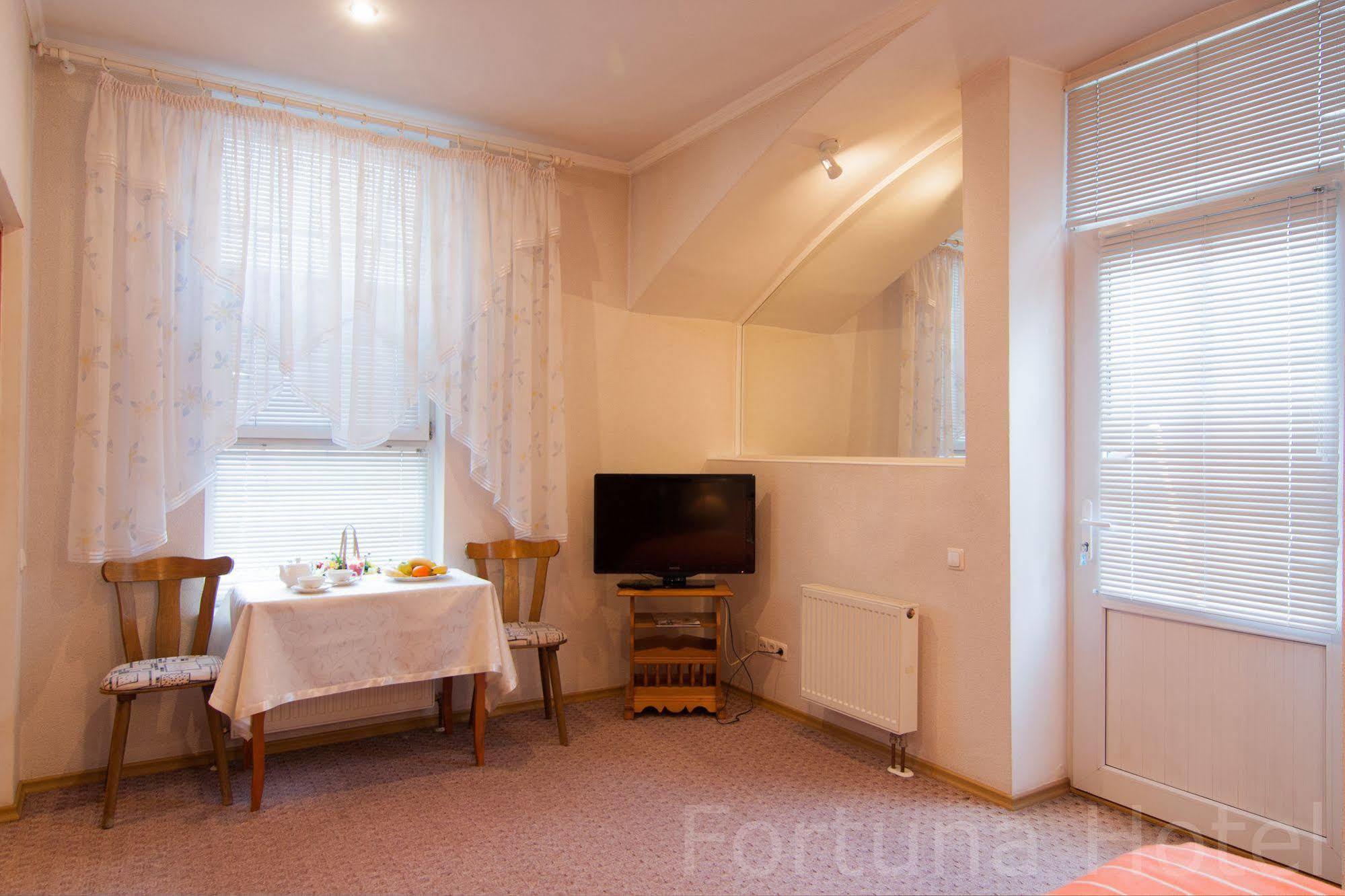 Fortuna Hotel Chişinǎu Buitenkant foto