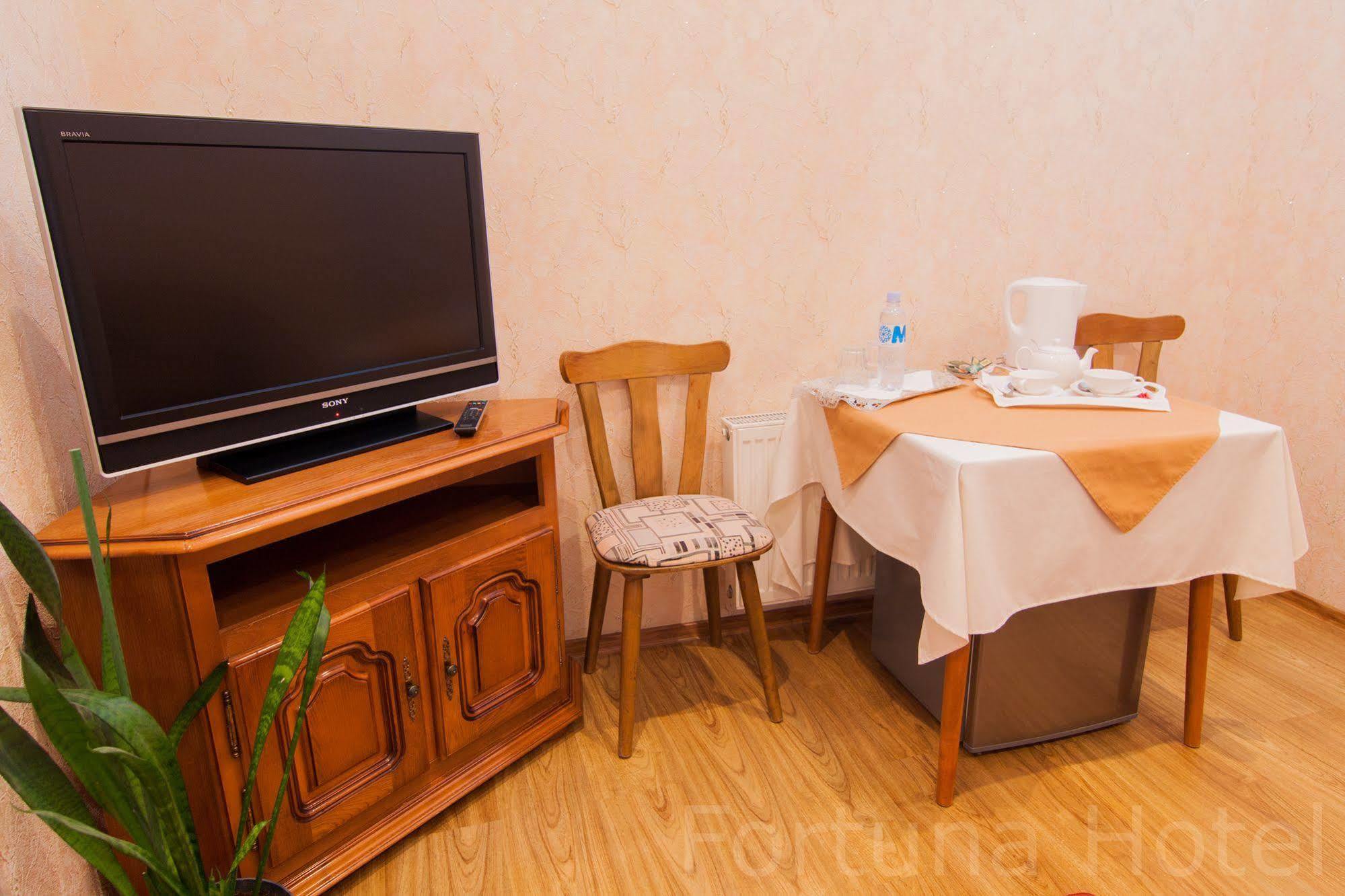 Fortuna Hotel Chişinǎu Buitenkant foto